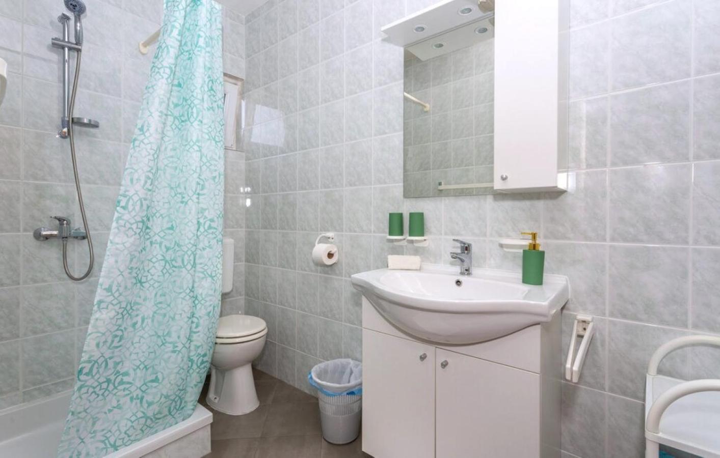 Guest House Lucija Banjol Esterno foto